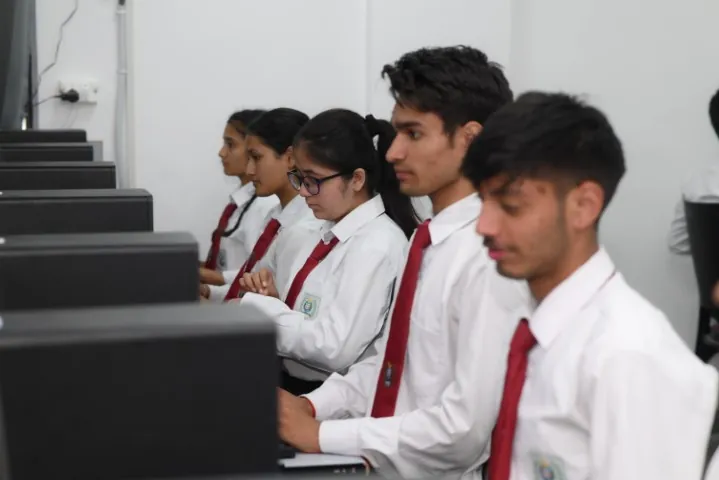 Computer Labs at IHMS Kotdwar – photo 5