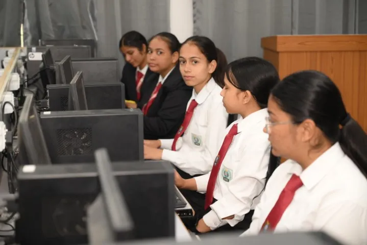 BCA students at IHMS Kotdwar, one of the best BCA colleges in Uttarakhand