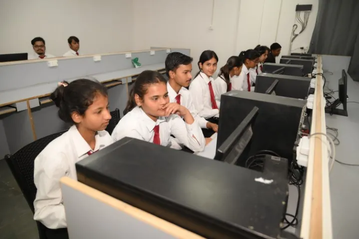 Computer Labs at IHMS Kotdwar – photo 8
