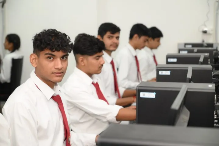 Computer Labs at IHMS Kotdwar – photo 9